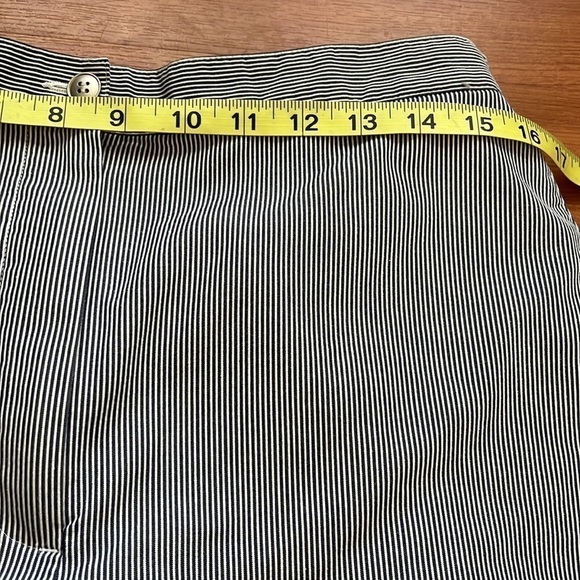 Alfred Dunner women’s navy and white seersucker Capri pants Size 12 - Picture 7 of 12